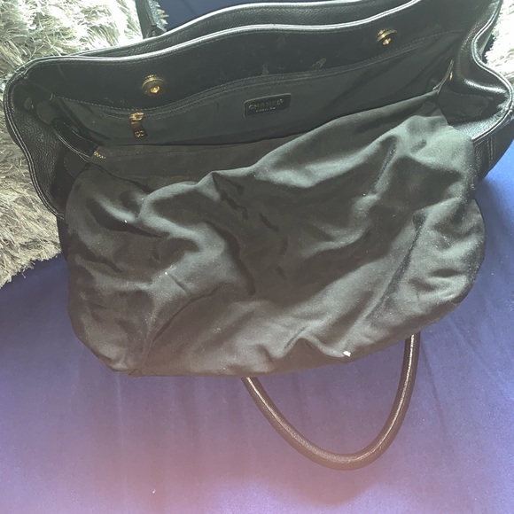 Gently used authentic Chanel bag - Picture 6 of 10